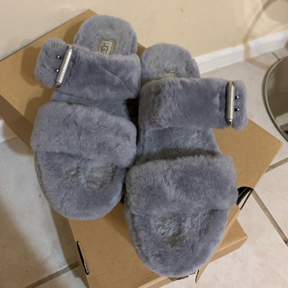 Gray Ugg Fuzzy Sandals